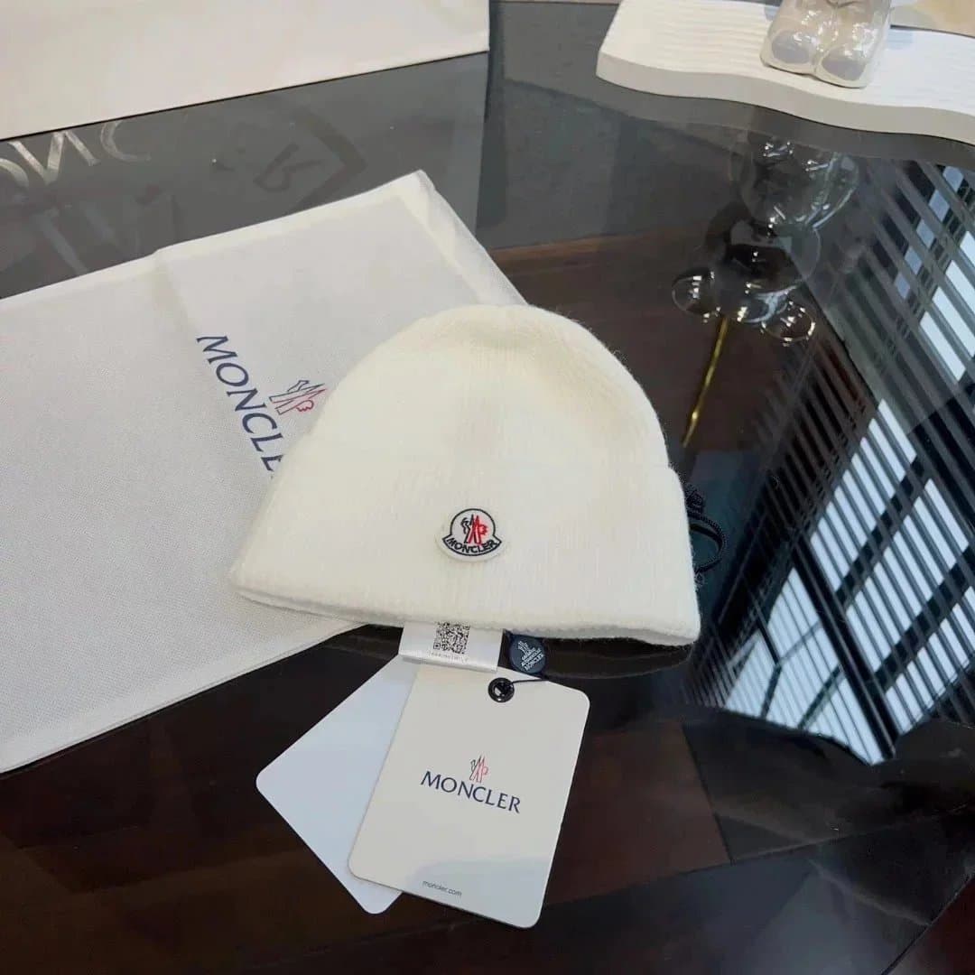 Moncler Beanie Logo Patch — 均码 · 7