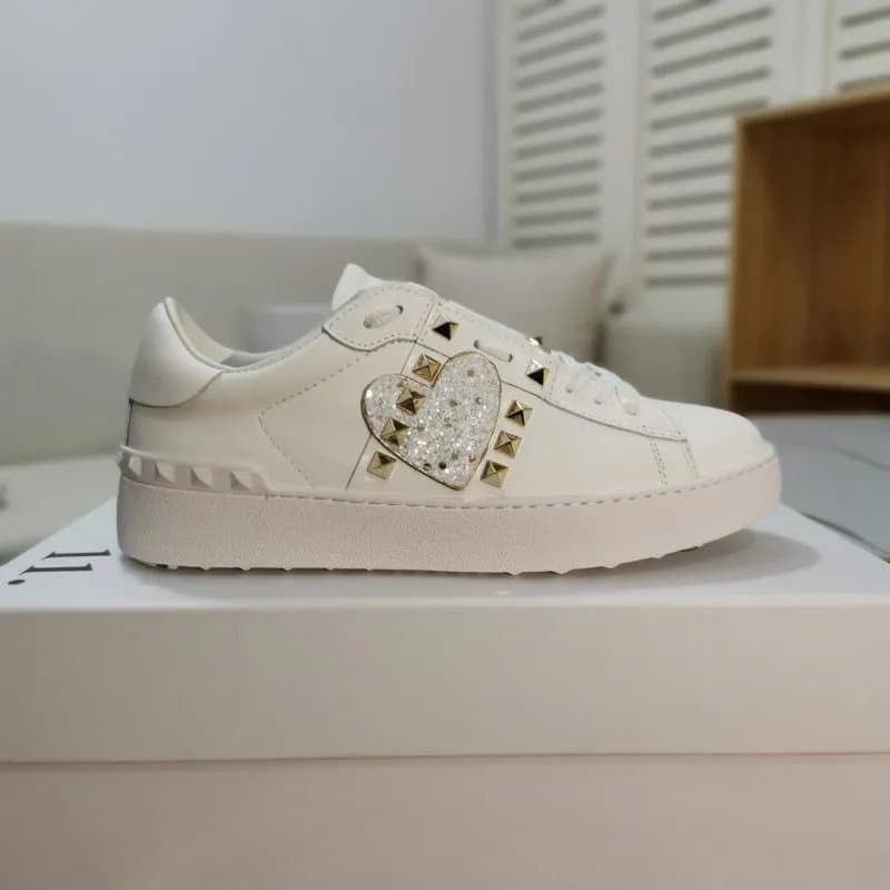 Valentino Rockstud Low Triple White — 24