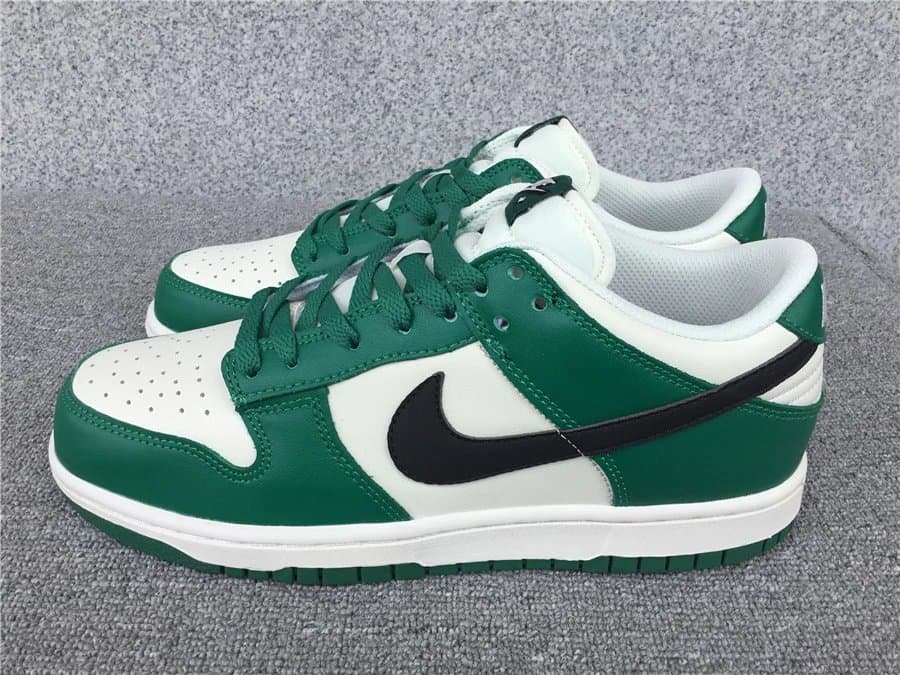 Nike Dunk Low Travis Scott Reverse Mocha — 2