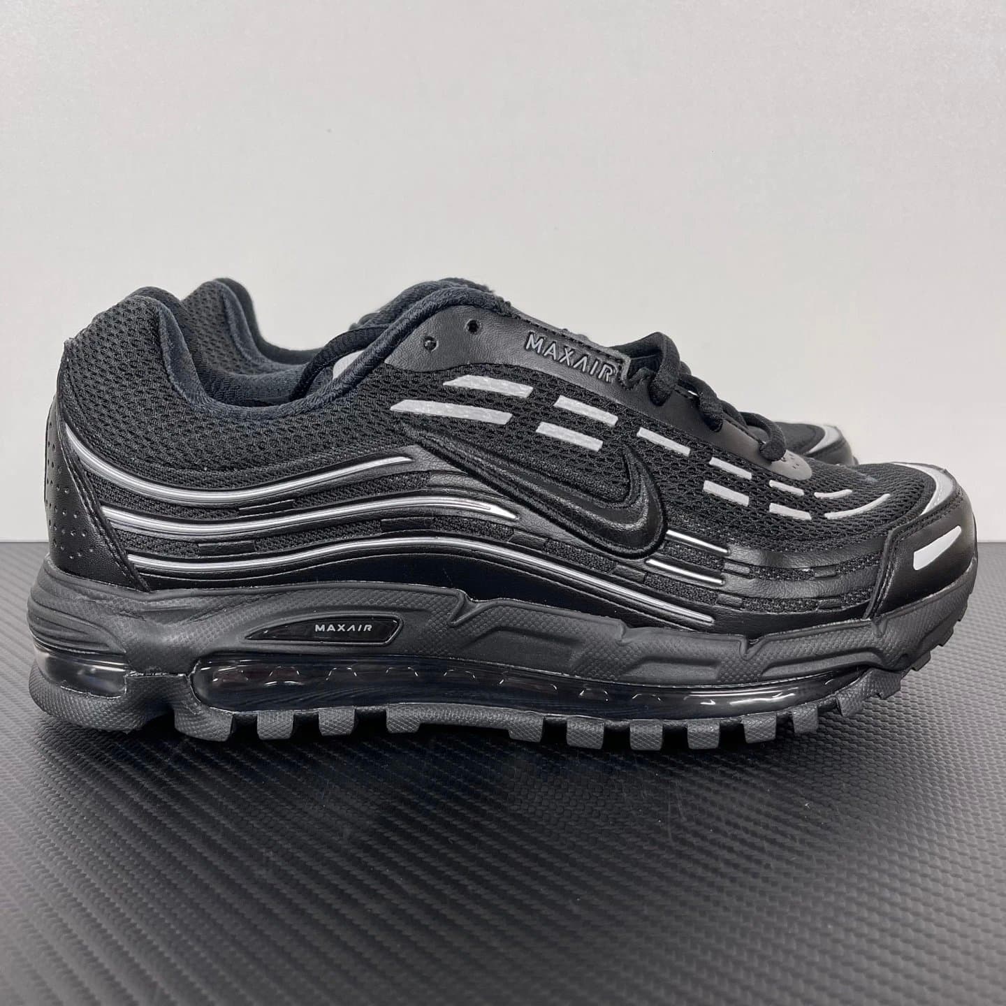 Nike Air Max Plus Triple Black