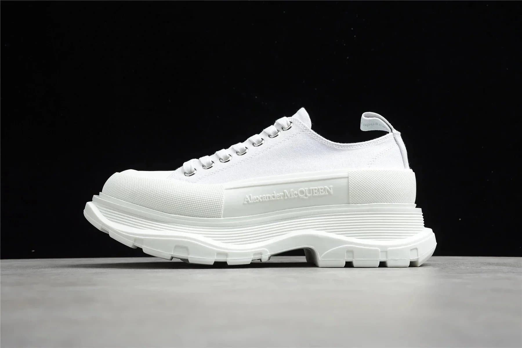 Alexander McQueen Sneaker McQueen Graffiti — 20