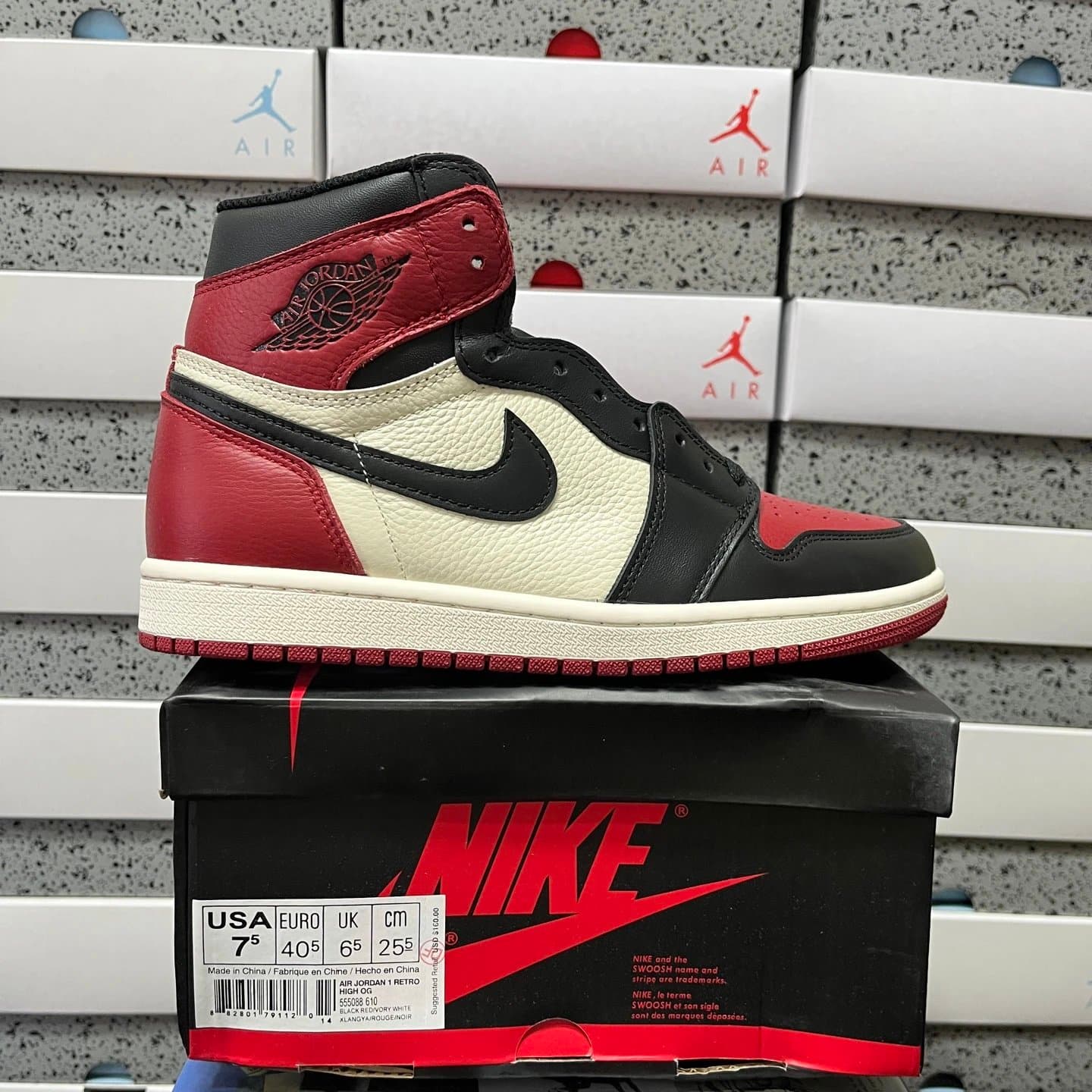 Air Jordan 1 Retro High OG Bred Toe