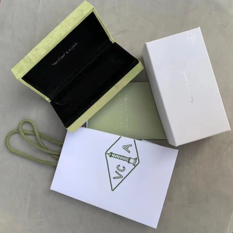 Van Cleef & Arpels Alhambra Velvet Case