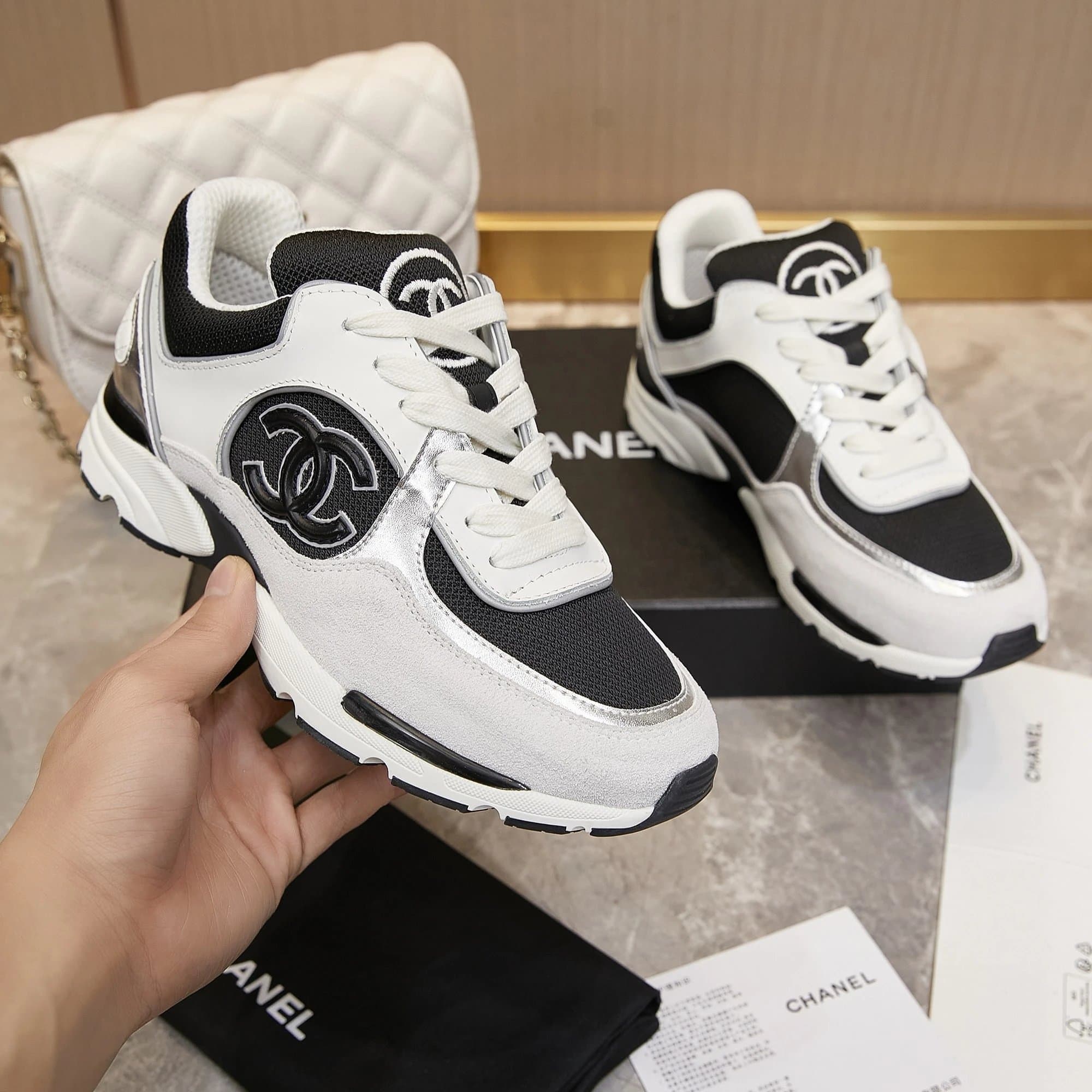 Chanel Sneaker CC Logo