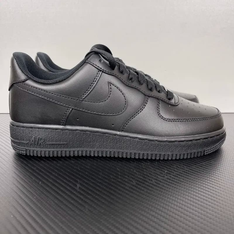 Nike Air Force 1 Low Triple Black