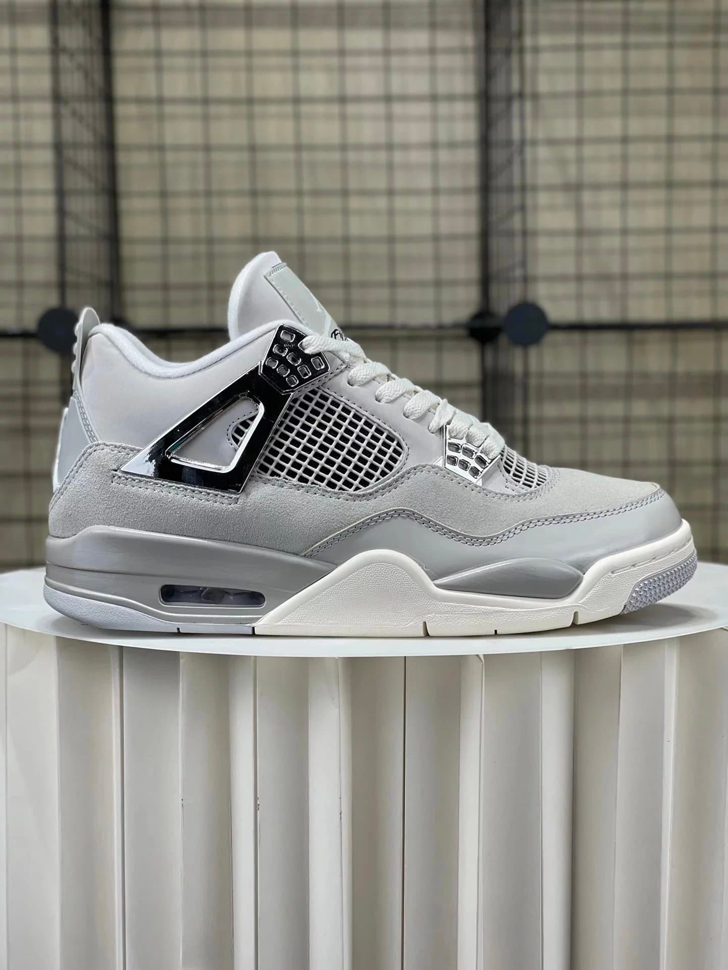 Air Jordan 4 Metallic Silver