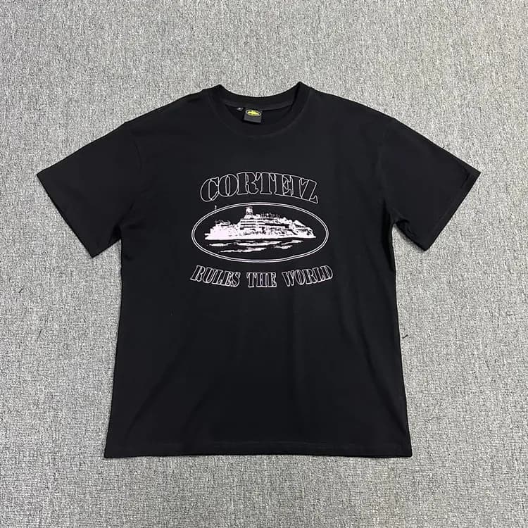 Logo Tee Corteiz Script — 黑印粉色3102