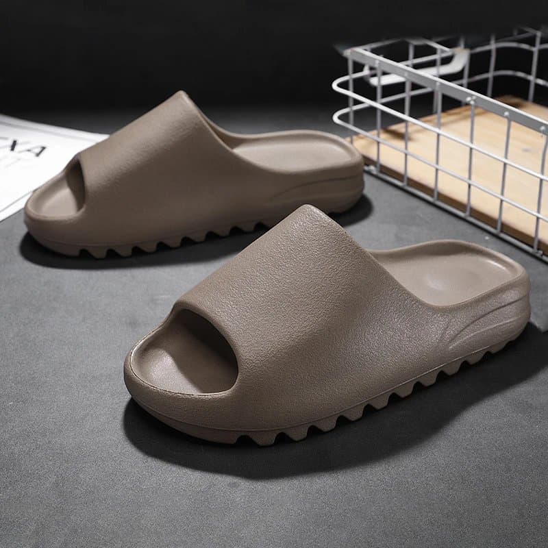 Yeezy Slide Earth
