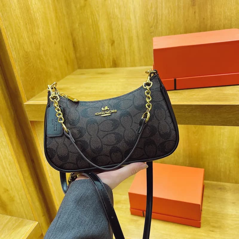 Coach Shoulder Bag Signature Canvas