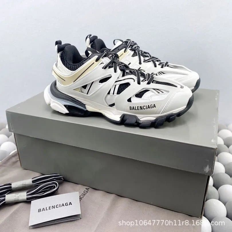 Balenciaga Speed Trainer Rainbow Laces — 白黑卡其