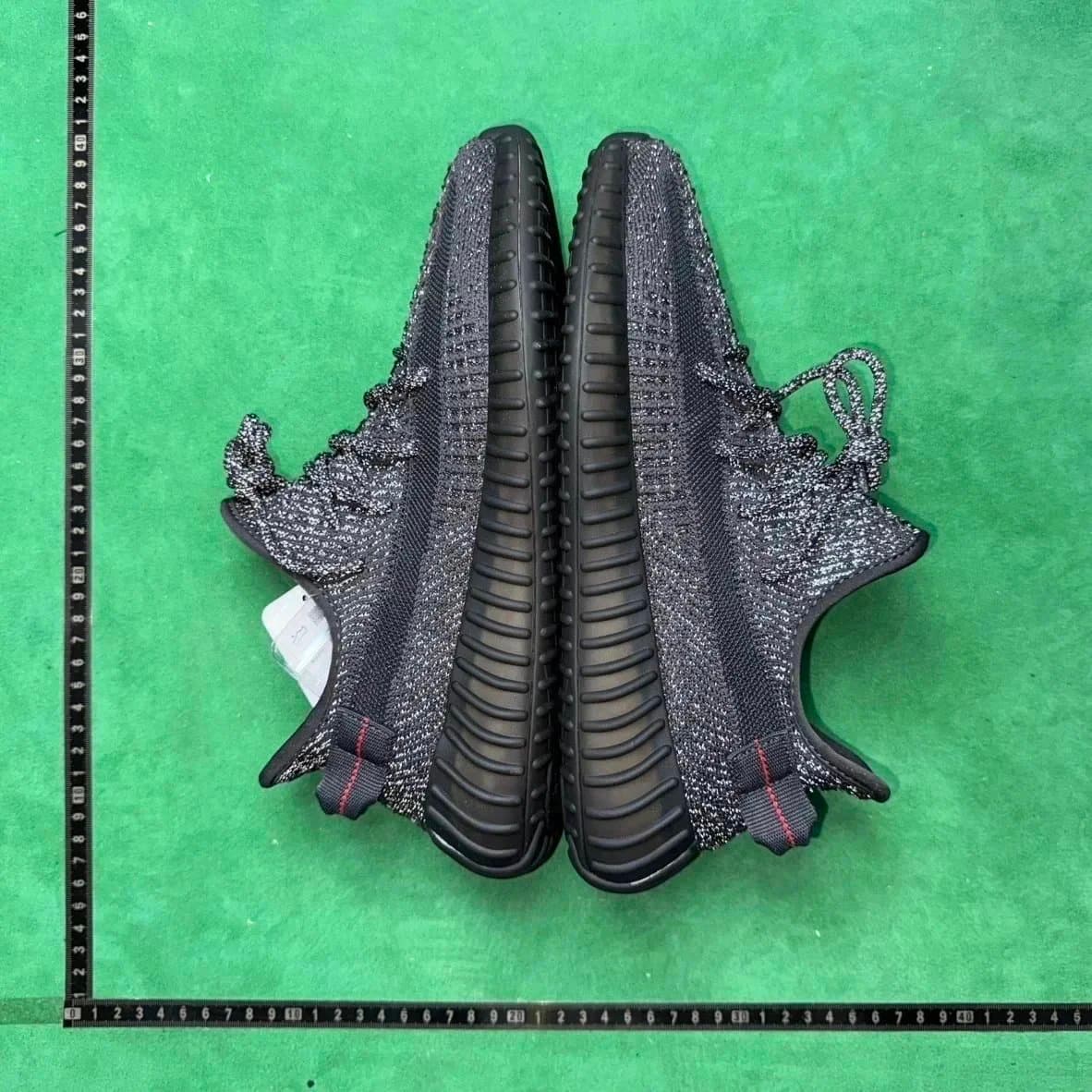Yeezy Boost 350 V2 Zebra