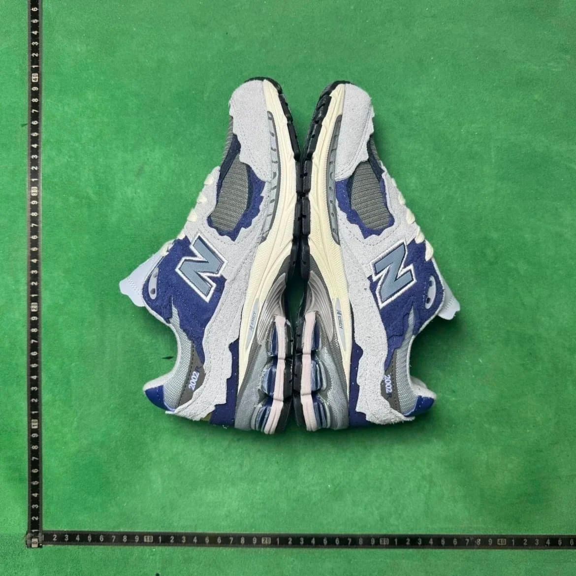 New Balance 2002R Triple White — 22号蓝灰拼接M2002RDI