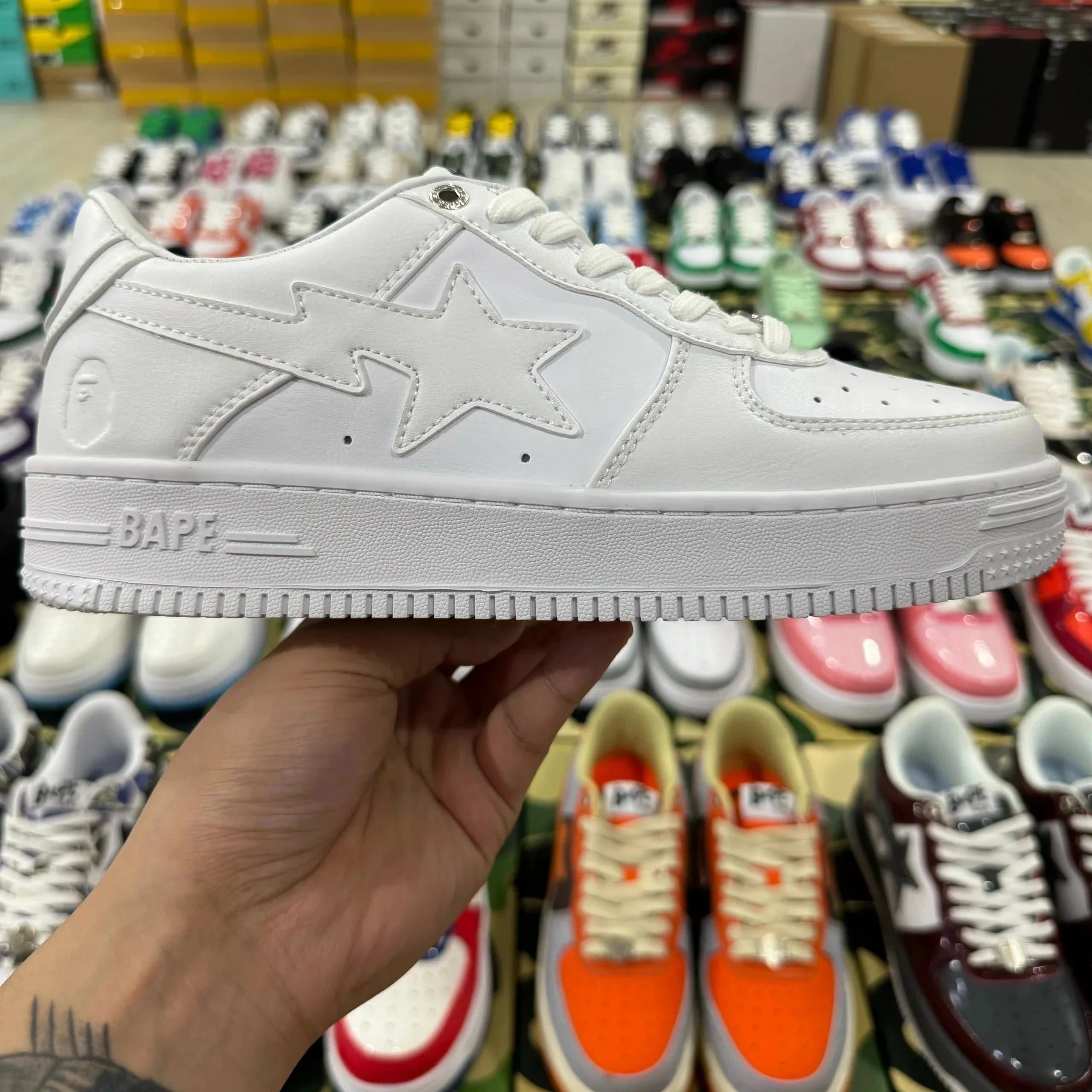 BAPE STA Low Star Logo — 纯白色