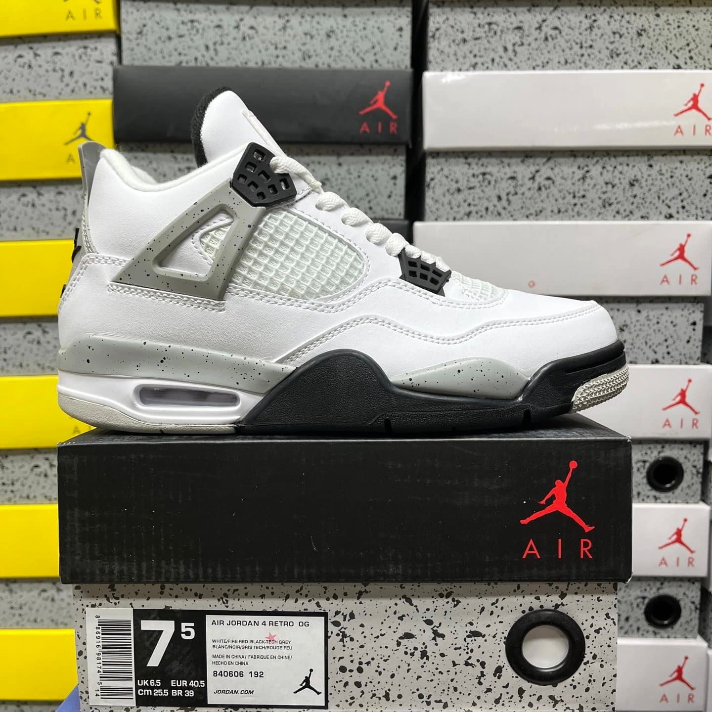 Air Jordan 4 Retro OG White/Fire Red/Black/Tech Grey