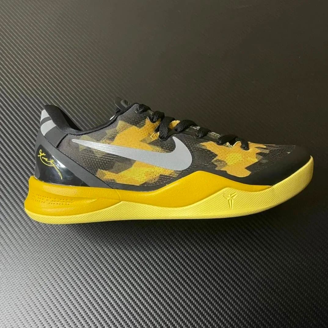 Kobe 4 Protro Snake Skin — S2版本 · 40-48.5 尺码备注 · 科比8 黑黄 555286-077
