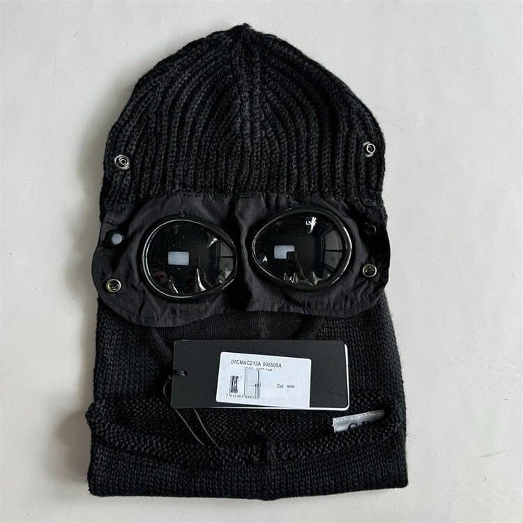 C.P. Company Ribbed Beanie Logo Patch — 均码 · 套头黑色