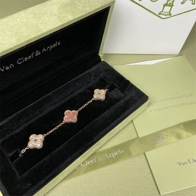 Van Cleef & Arpels Alhambra Bracelet Three Motifs — A30高版本金色一钻一深粉