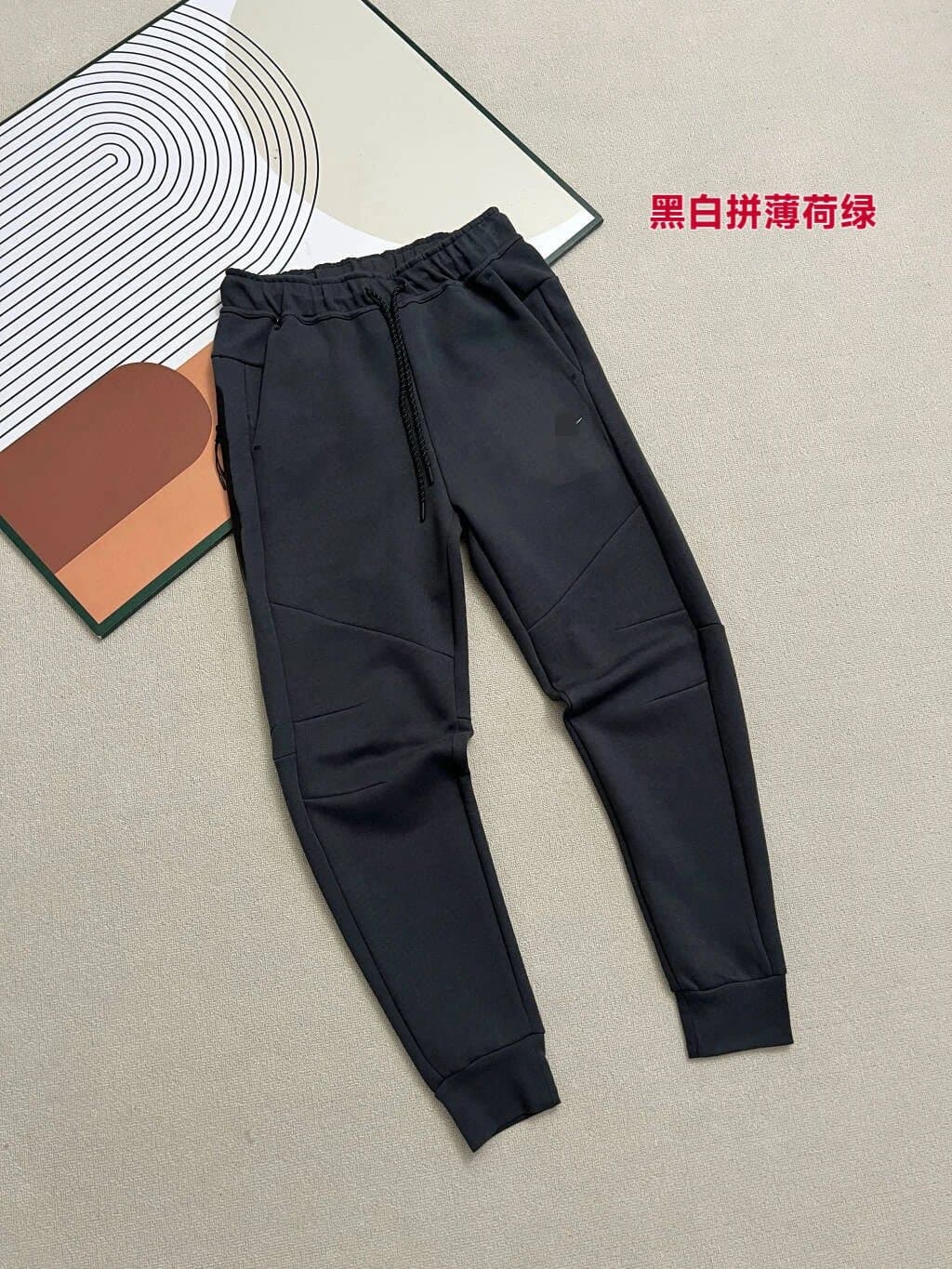Nike Tech Fleece Shorts Solid Black — 黑白拼薄荷绿裤子