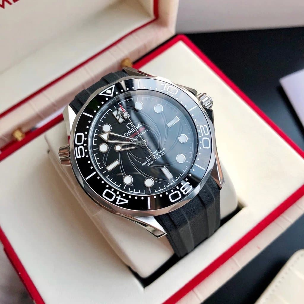 Omega Seamaster Professional Wave Pattern Dial — 银壳·黑盘黑胶带【银针】