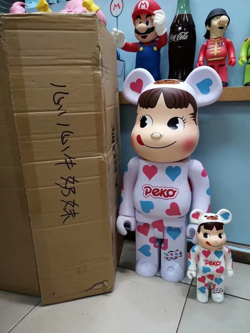 Be@rbrick Bearbrick Batman Batman Suit — Floral Milk Girl (Height 70cm 1000%)
