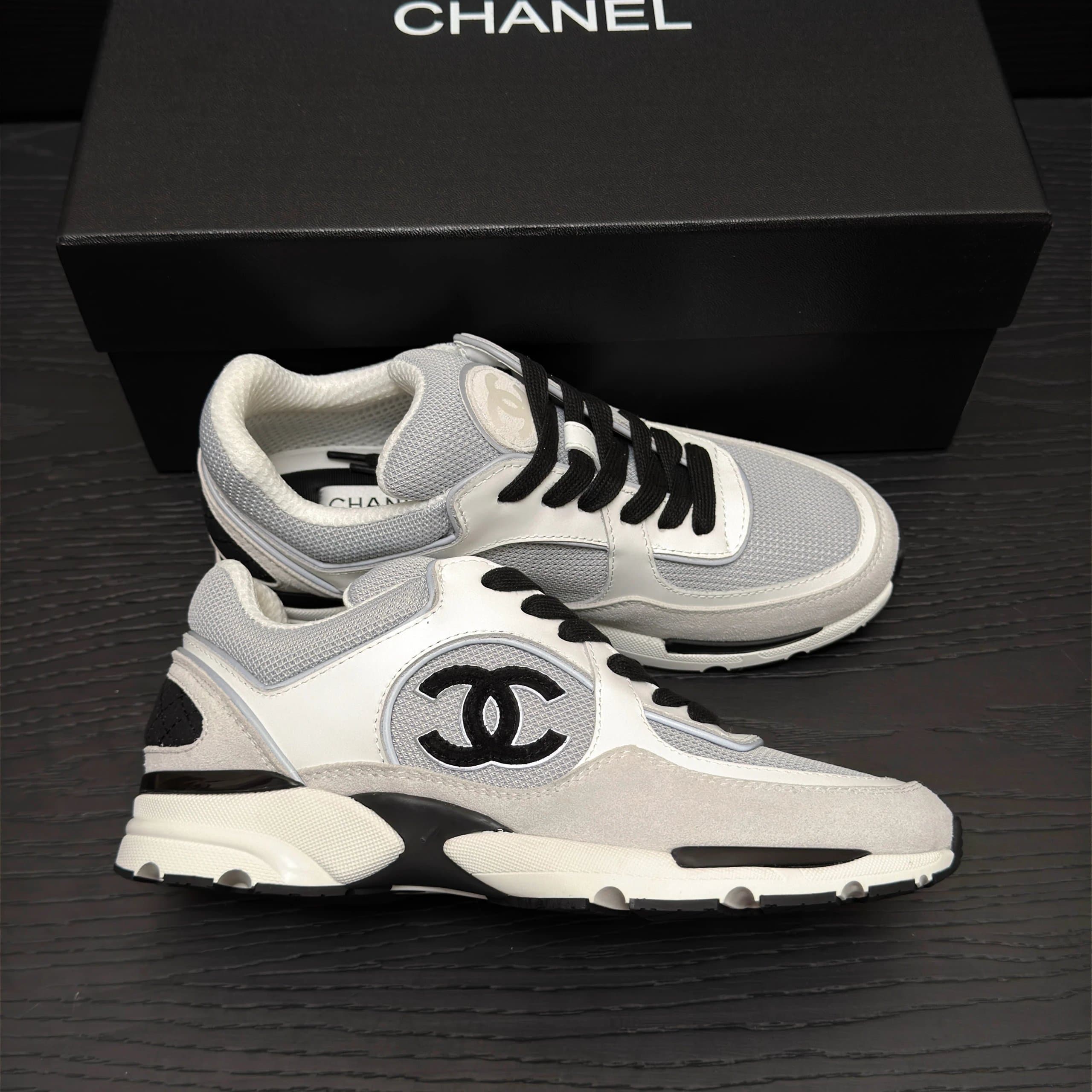 Chanel Sneaker CC Logo