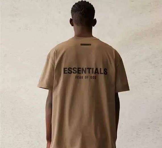 Fear of God Essentials Logo Tee Essentials — 灰褐色