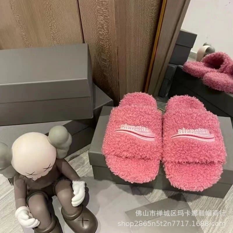Balenciaga Fuzzy Slide Shearling-Style — 粉色
