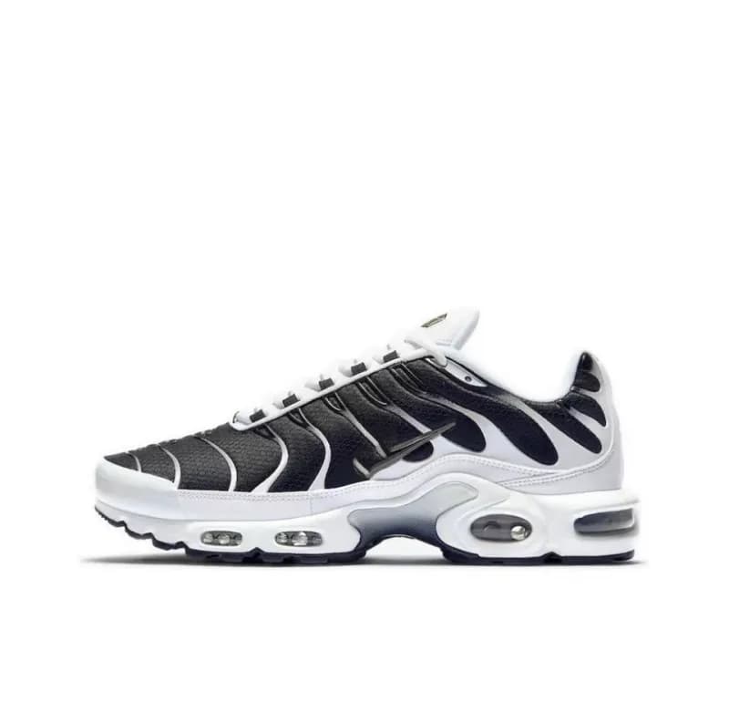 Nike Air Max Plus Triple Black/White