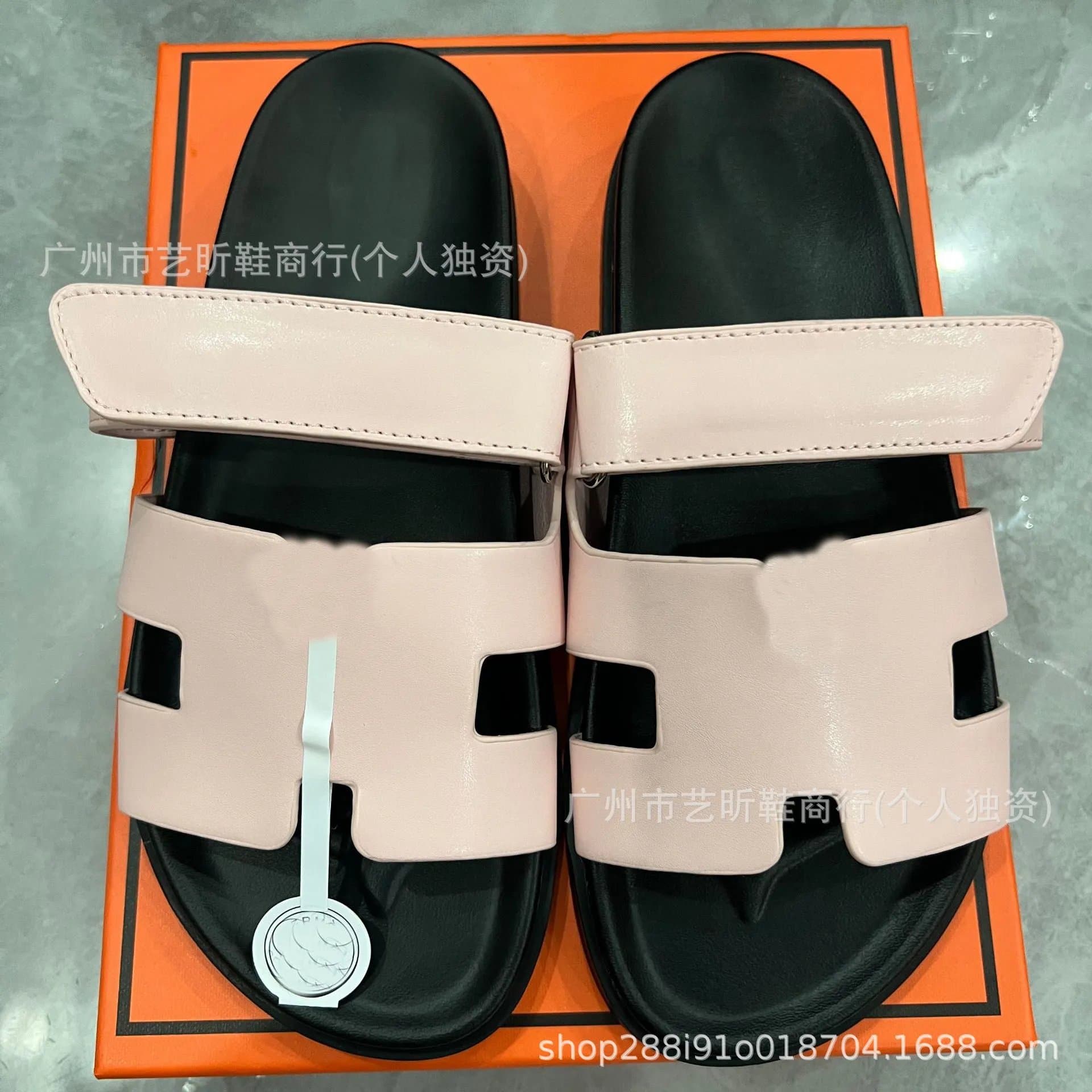 Hermès Oran Sandal H Logo Strap — 粉色皮面