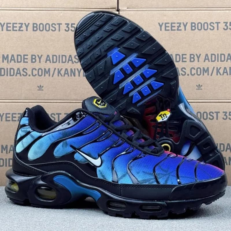 Yeezy Boost 700 Vanta Blue