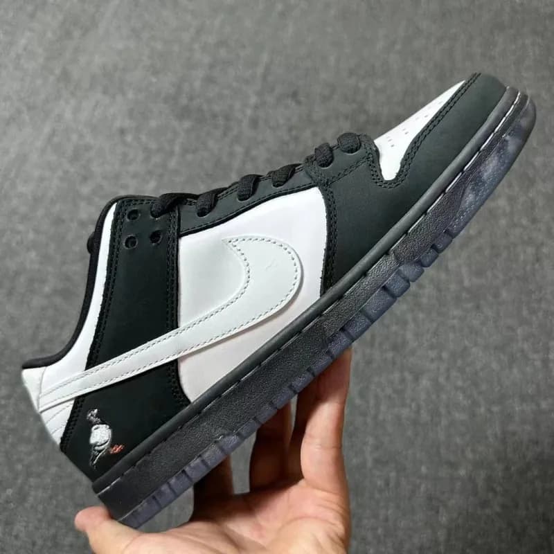 Nike × Travis Scott SB Dunk Low Cactus Jack