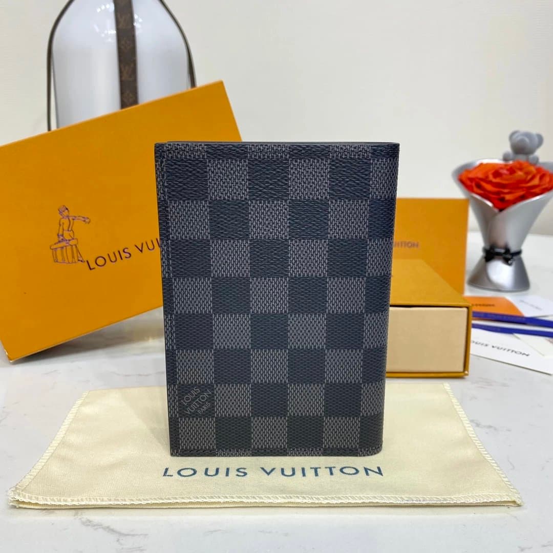 Louis Vuitton Compact Wallet Damier Graphite