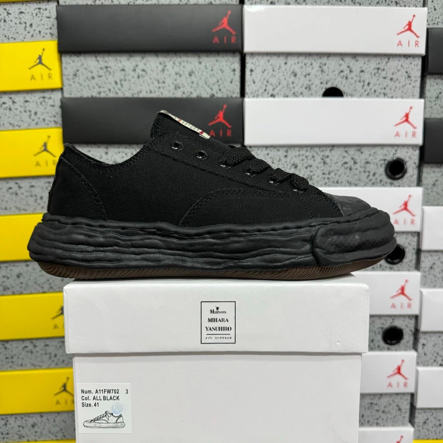 Maison Mihara Yasuhiro Mihara Yasuhiro x Jordan All Black