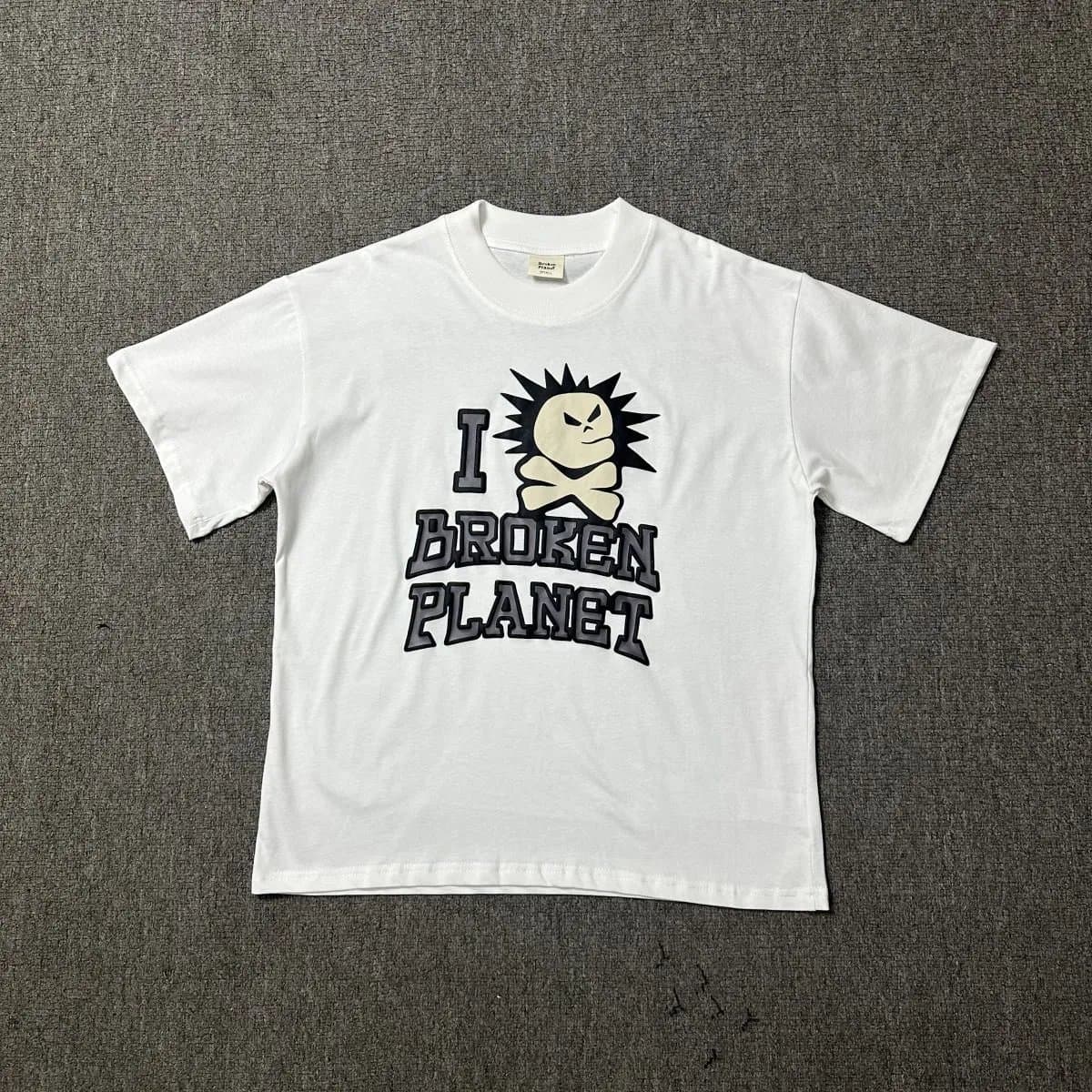 ERL Graphic Tee The Madness Never Ends — BP—T126