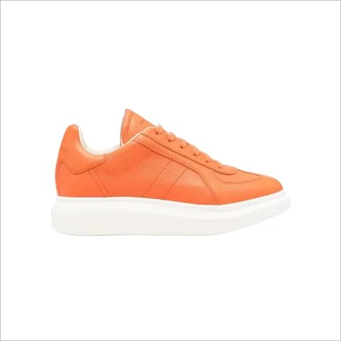 Alexander McQueen Sneaker Metallic Heel Tab — 35-45 (Remark: Size info in message☟☟☟） · Tachibana white