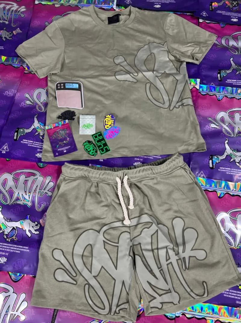 Syna World Hoodie and Joggers Set Graffiti Print — 02绿色套装