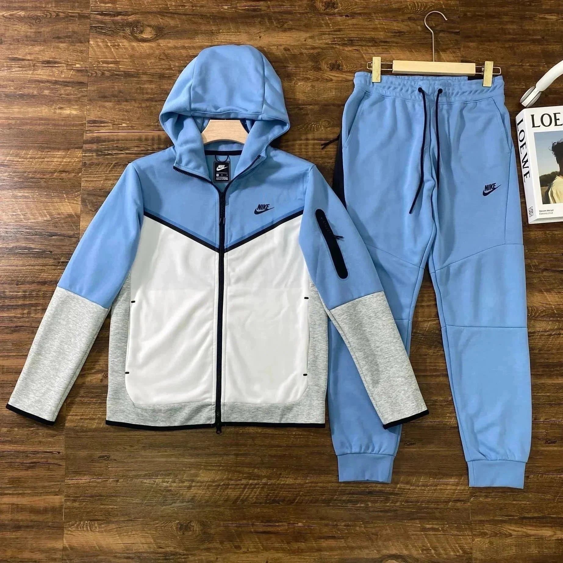 Nike Tech Fleece Hoodie and Joggers Light Grey with Black Accents — 蓝色套装