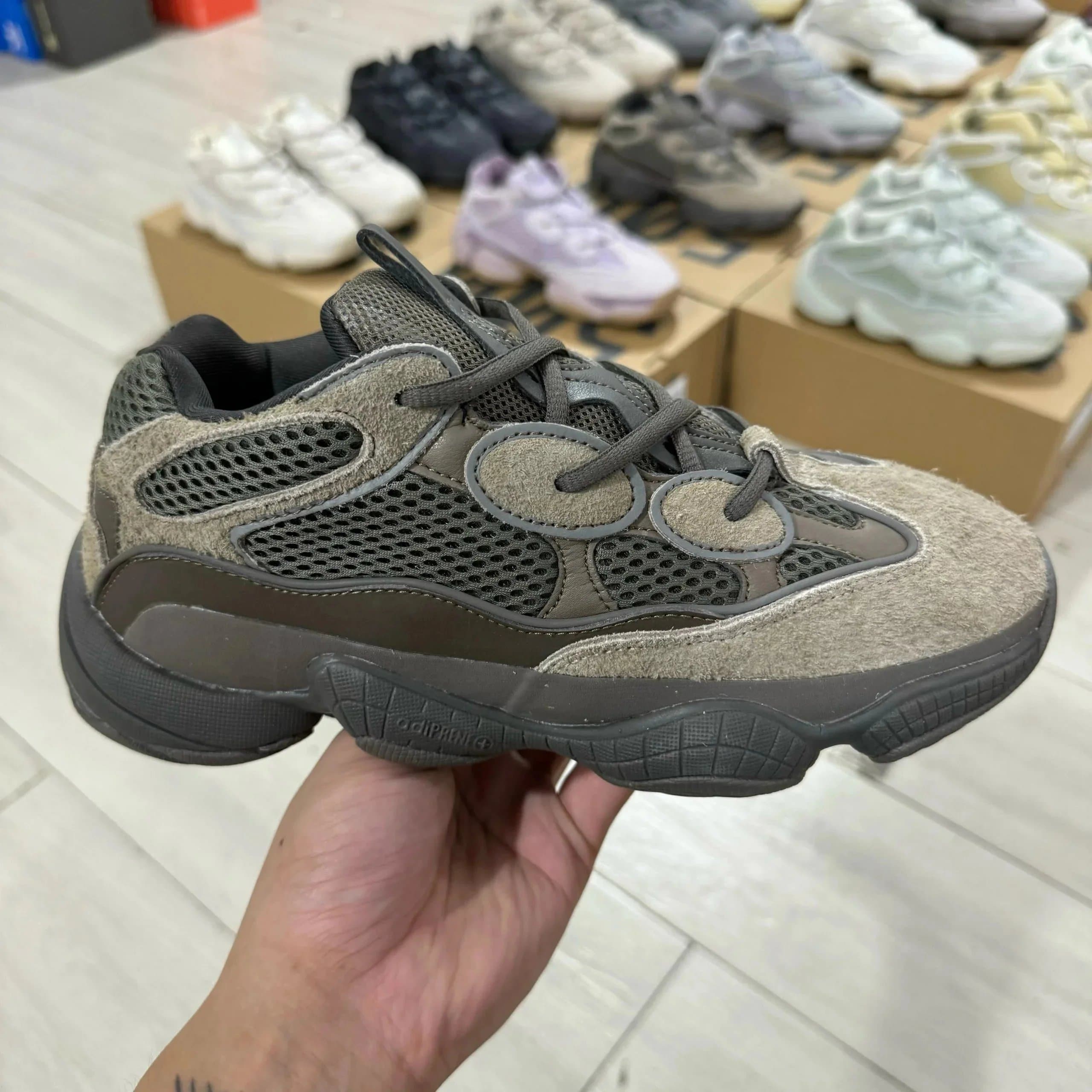 Yeezy 700 Mauve