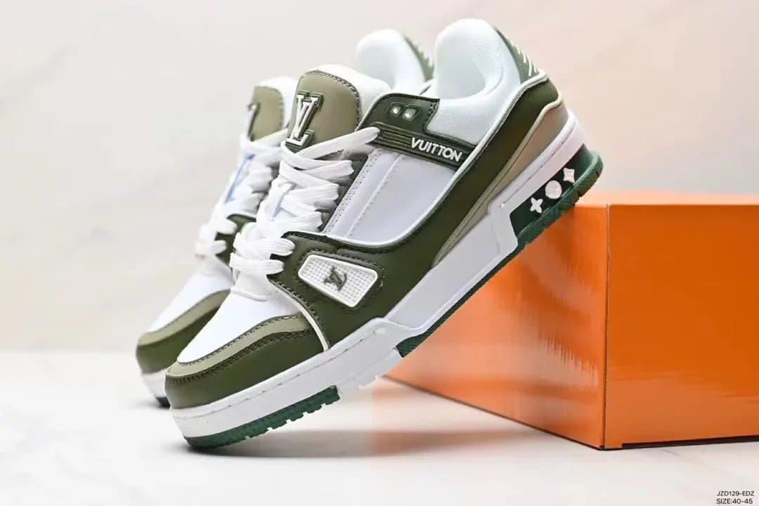 Louis Vuitton LV Trainer Monogram Leather — 9   白浅绿High quality