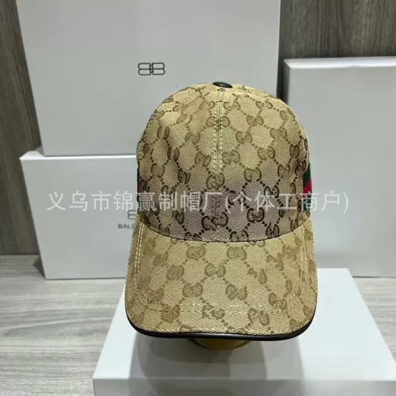 Gucci Baseball Cap GG Monogram — 卡其色