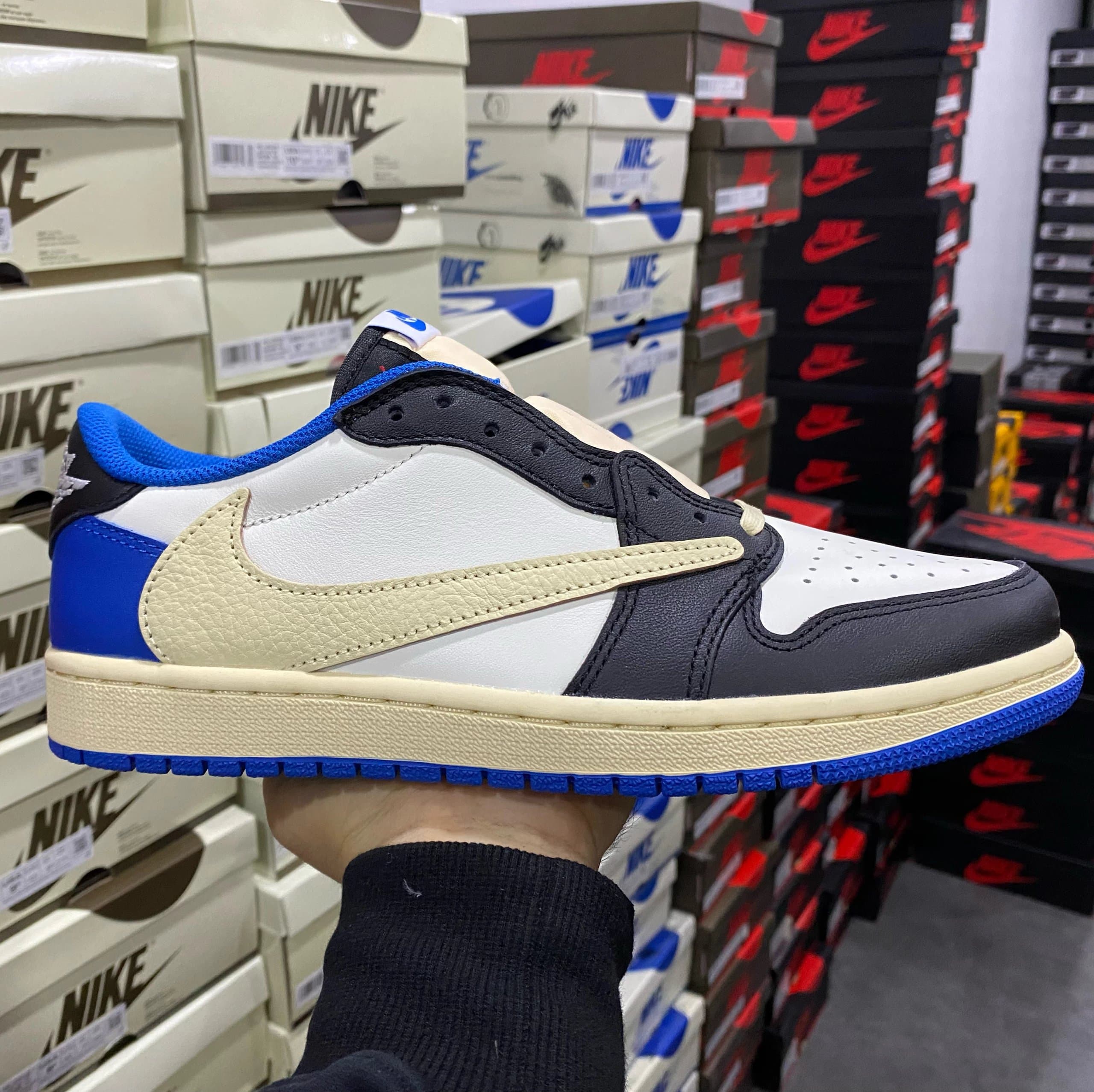 Nike Air Force 1 Low Ambush — AJ1闪电倒钩低帮