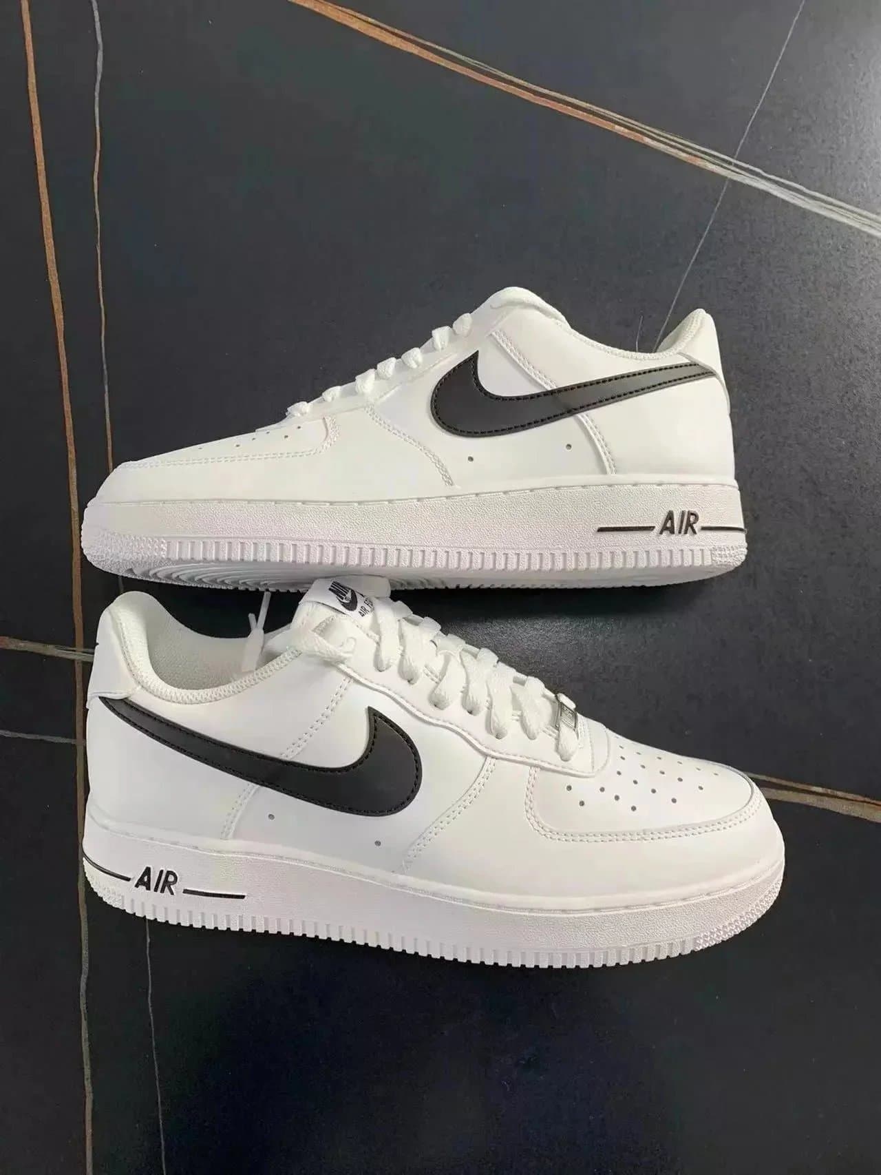 Nike Air Force 1 Low Triple Black Swoosh