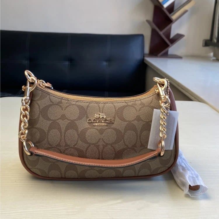 Gucci Shoulder Bag Signature Canvas
