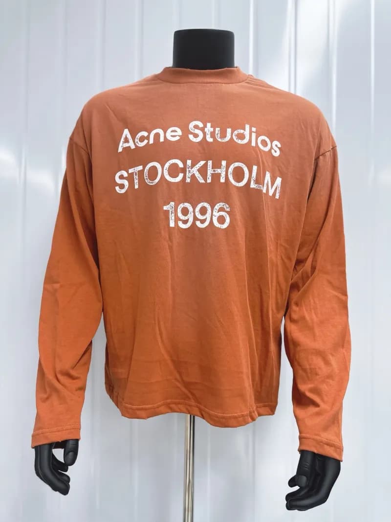 Acne Studios Long Sleeve T-Shirt Embroidered Logo Patch — QUEC-AC02砖红