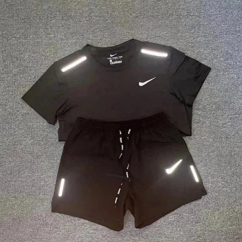 Nike Reflective Performance Set White/Black Reflective — 反光打勾短袖+短裤（黑色套装）