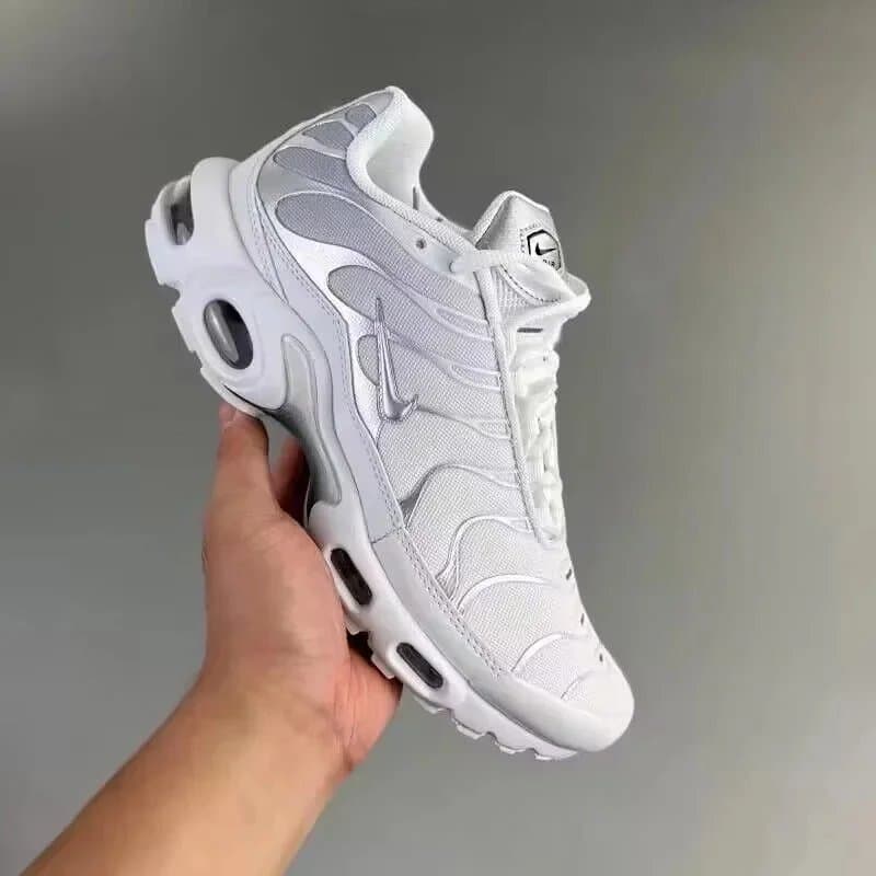 Nike Air Max Plus Ice Blue — 白银