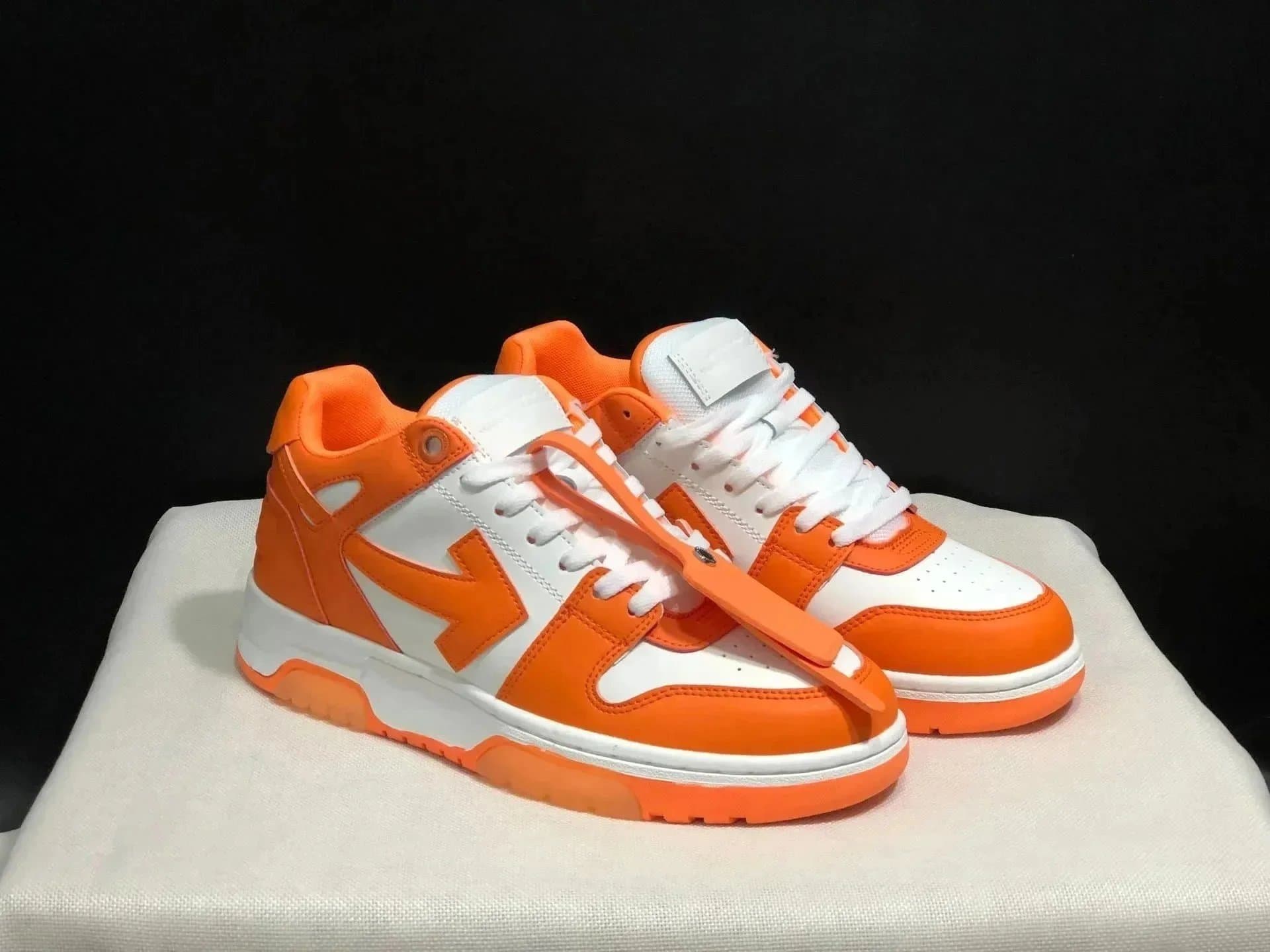 Off-White Low Mint Accents — 20