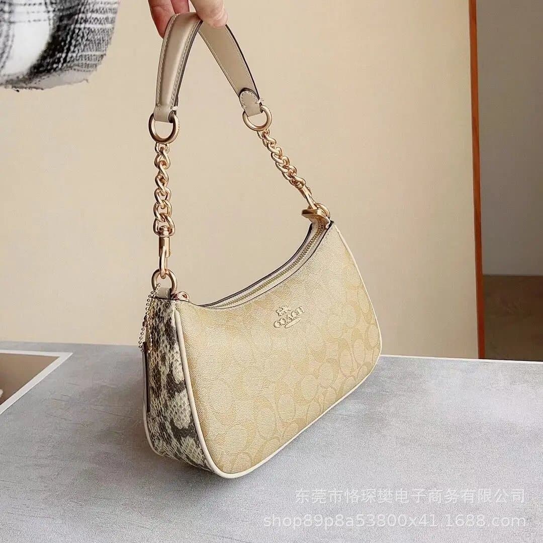 Gucci Shoulder Bag Strawberry Print — 尺寸：长24*高15*宽7.5cm · 蛇纹卡其