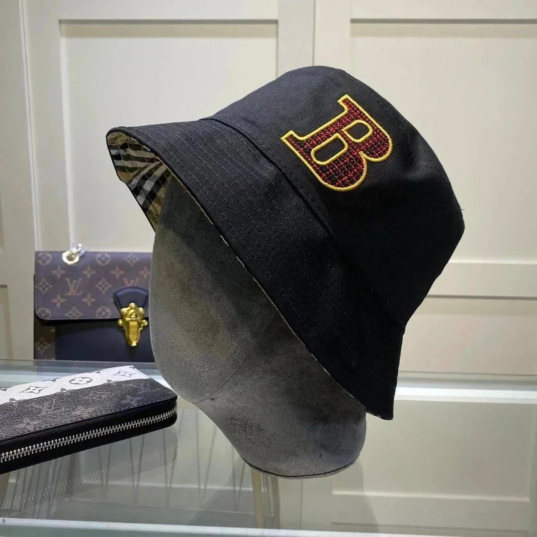 Burberry Ribbed Beanie Logo Patch — 2