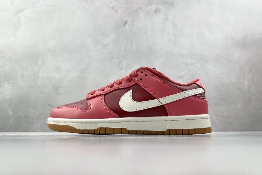 Nike Dunk Low Cherry